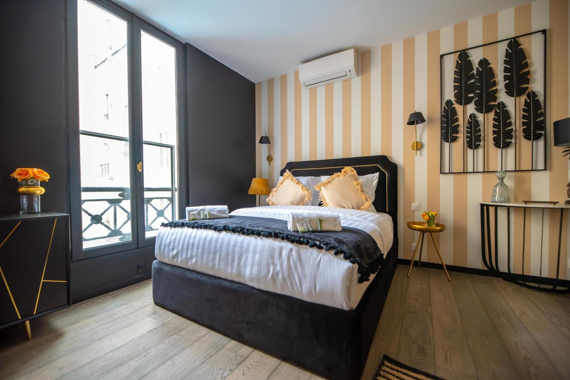 Monsieur Montmartre - Moulin Rouge Residence Париж Екстериор снимка