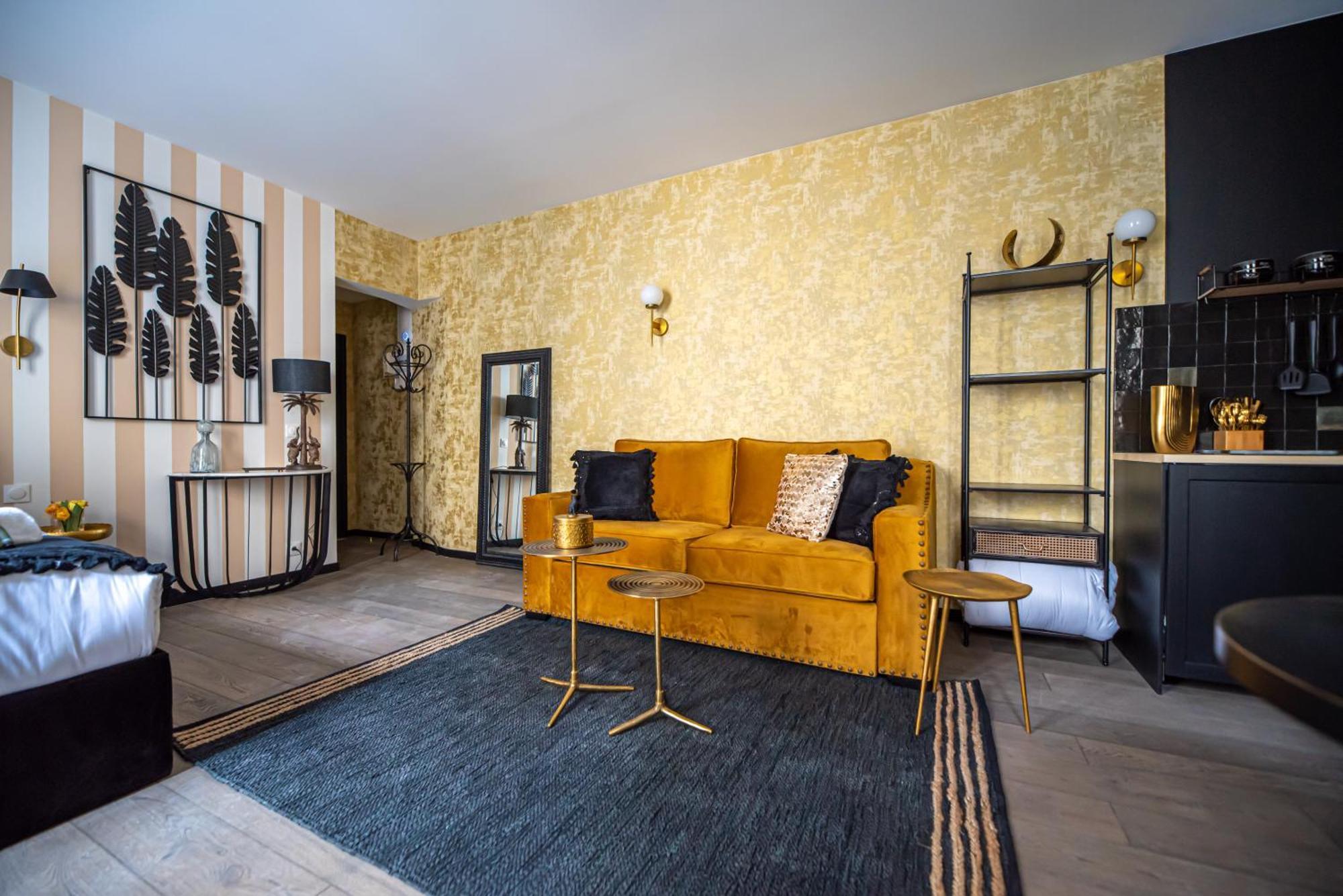 Monsieur Montmartre - Moulin Rouge Residence Париж Екстериор снимка