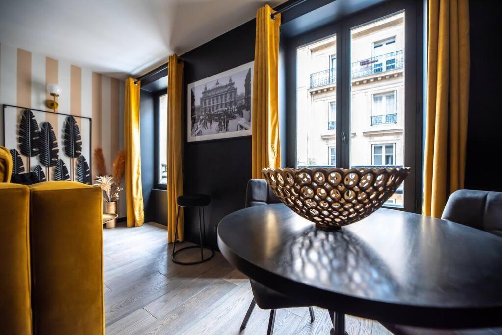 Monsieur Montmartre - Moulin Rouge Residence Париж Екстериор снимка