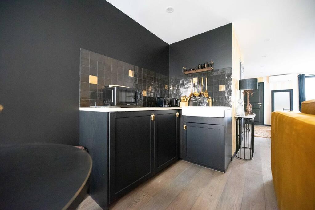 Monsieur Montmartre - Moulin Rouge Residence Париж Стая снимка