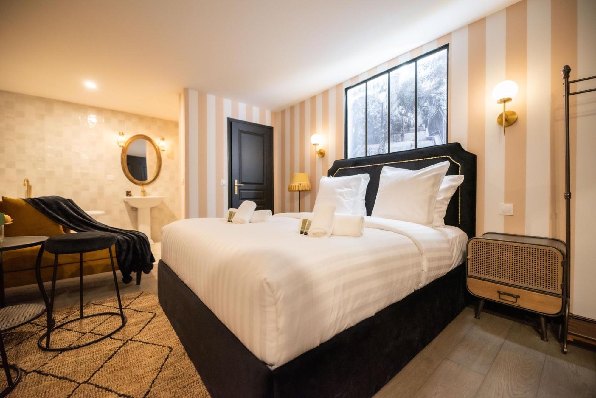 Monsieur Montmartre - Moulin Rouge Residence Париж Екстериор снимка