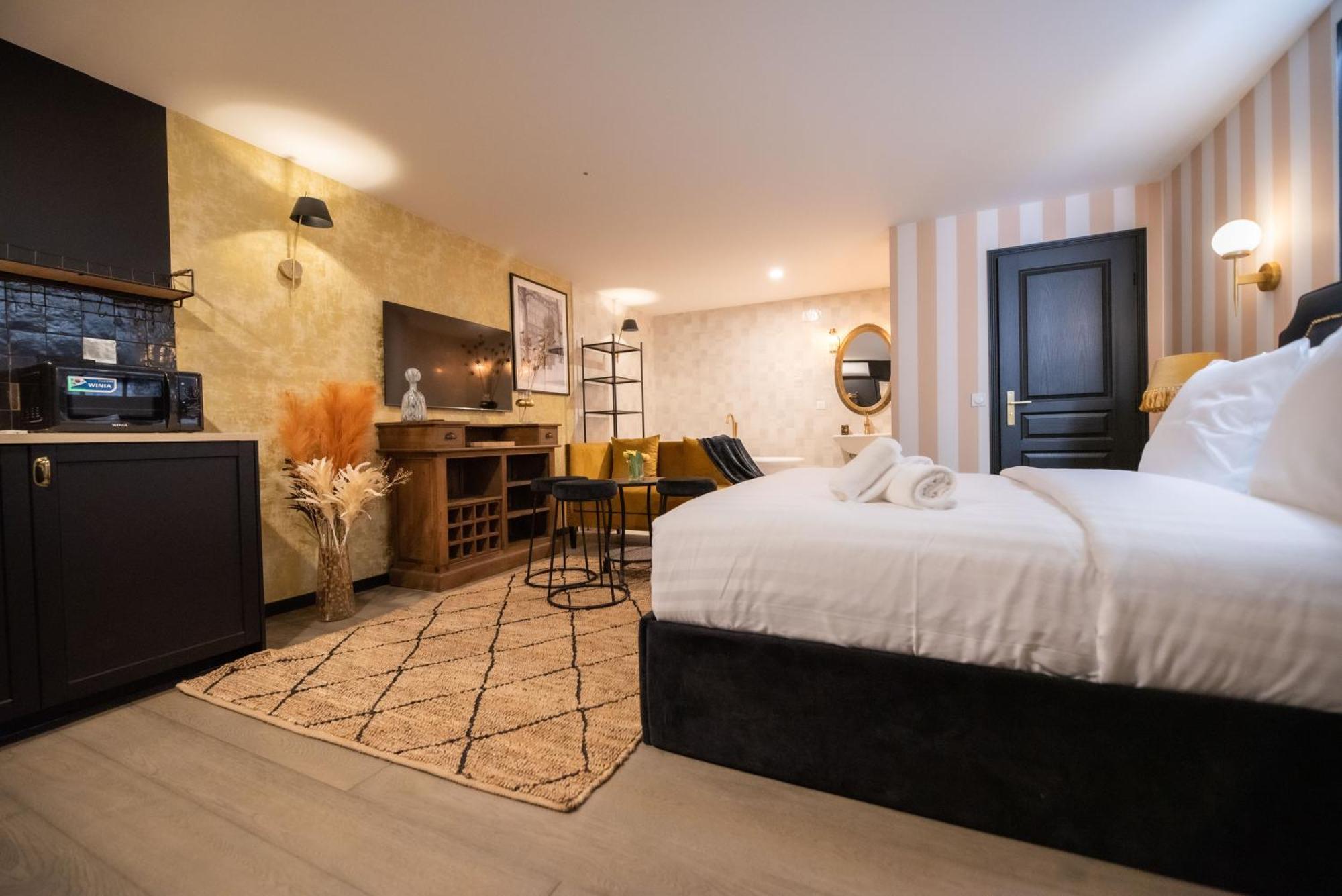 Monsieur Montmartre - Moulin Rouge Residence Париж Екстериор снимка