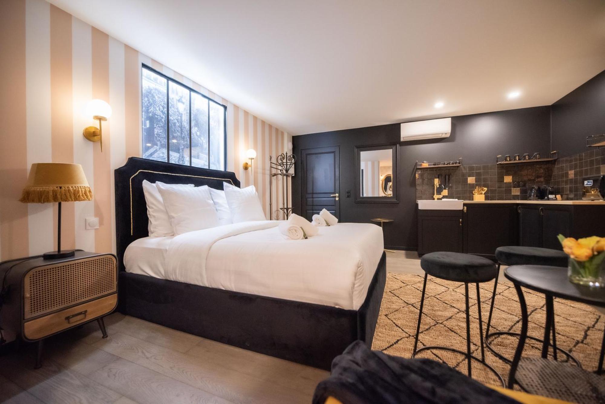 Monsieur Montmartre - Moulin Rouge Residence Париж Екстериор снимка