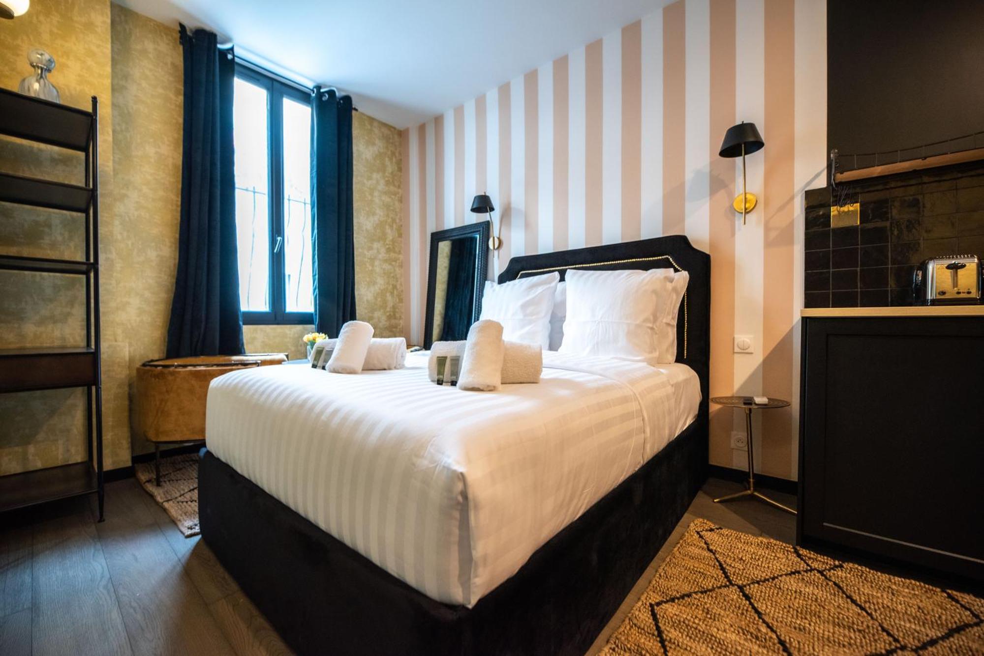 Monsieur Montmartre - Moulin Rouge Residence Париж Екстериор снимка