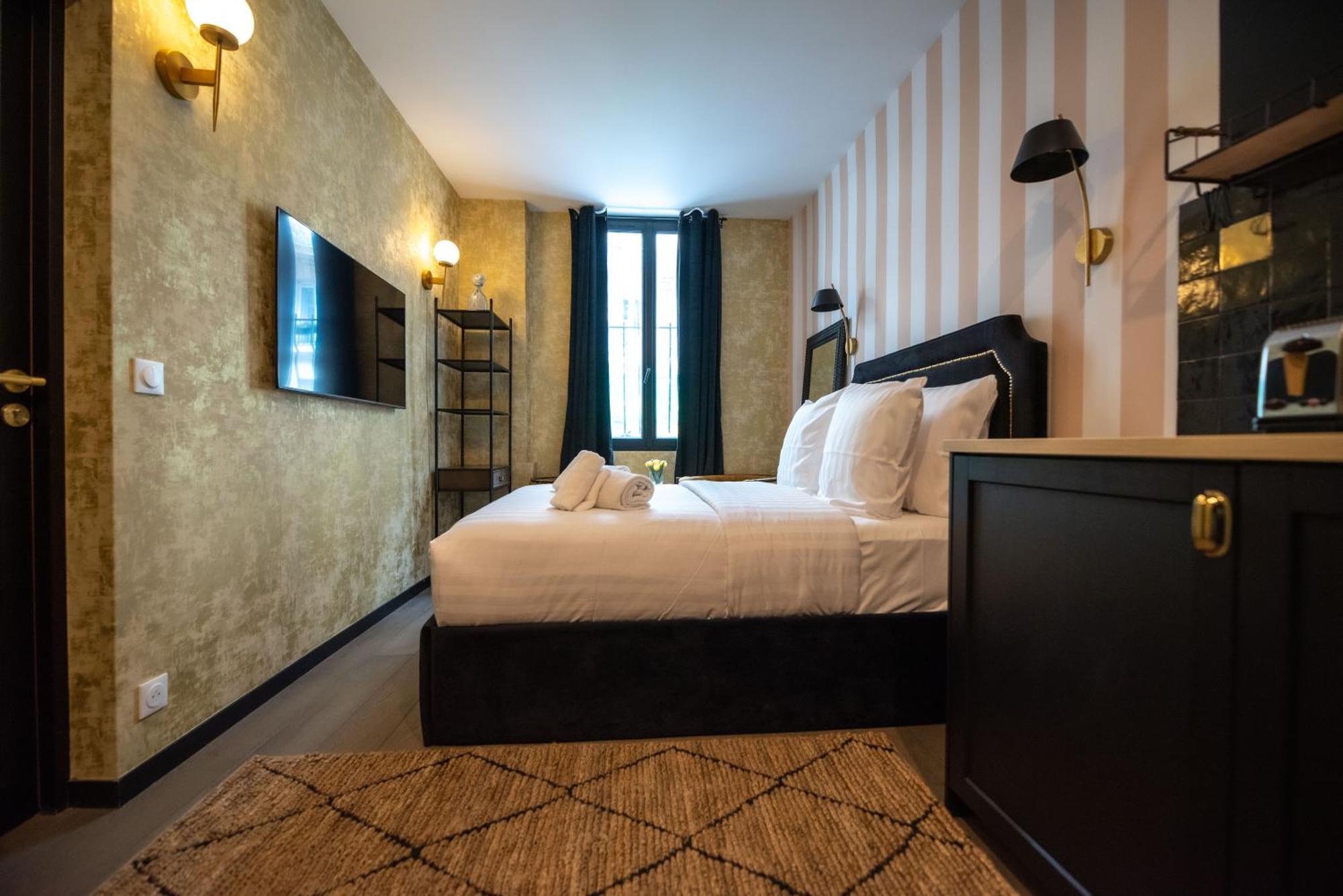Monsieur Montmartre - Moulin Rouge Residence Париж Екстериор снимка
