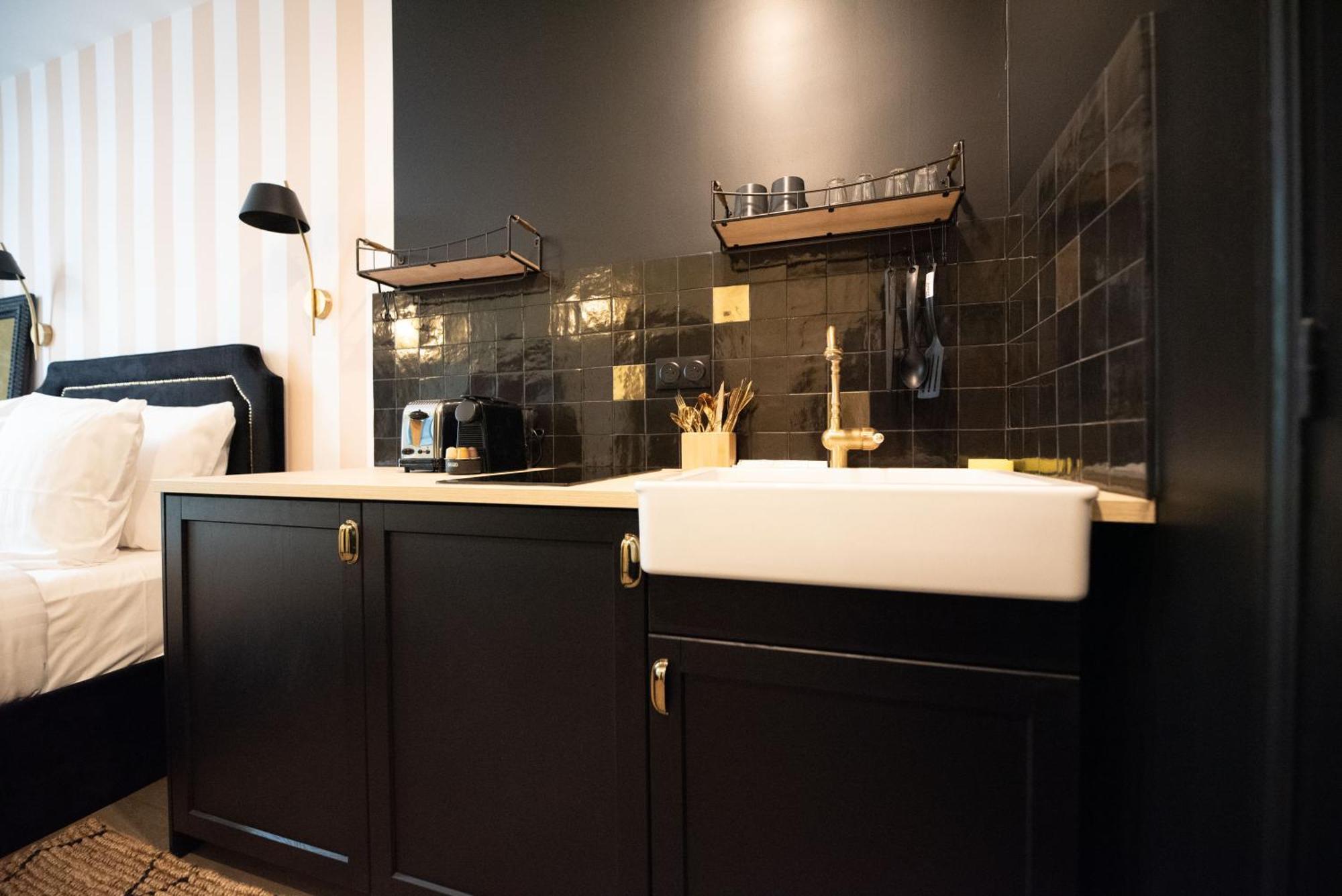 Monsieur Montmartre - Moulin Rouge Residence Париж Екстериор снимка