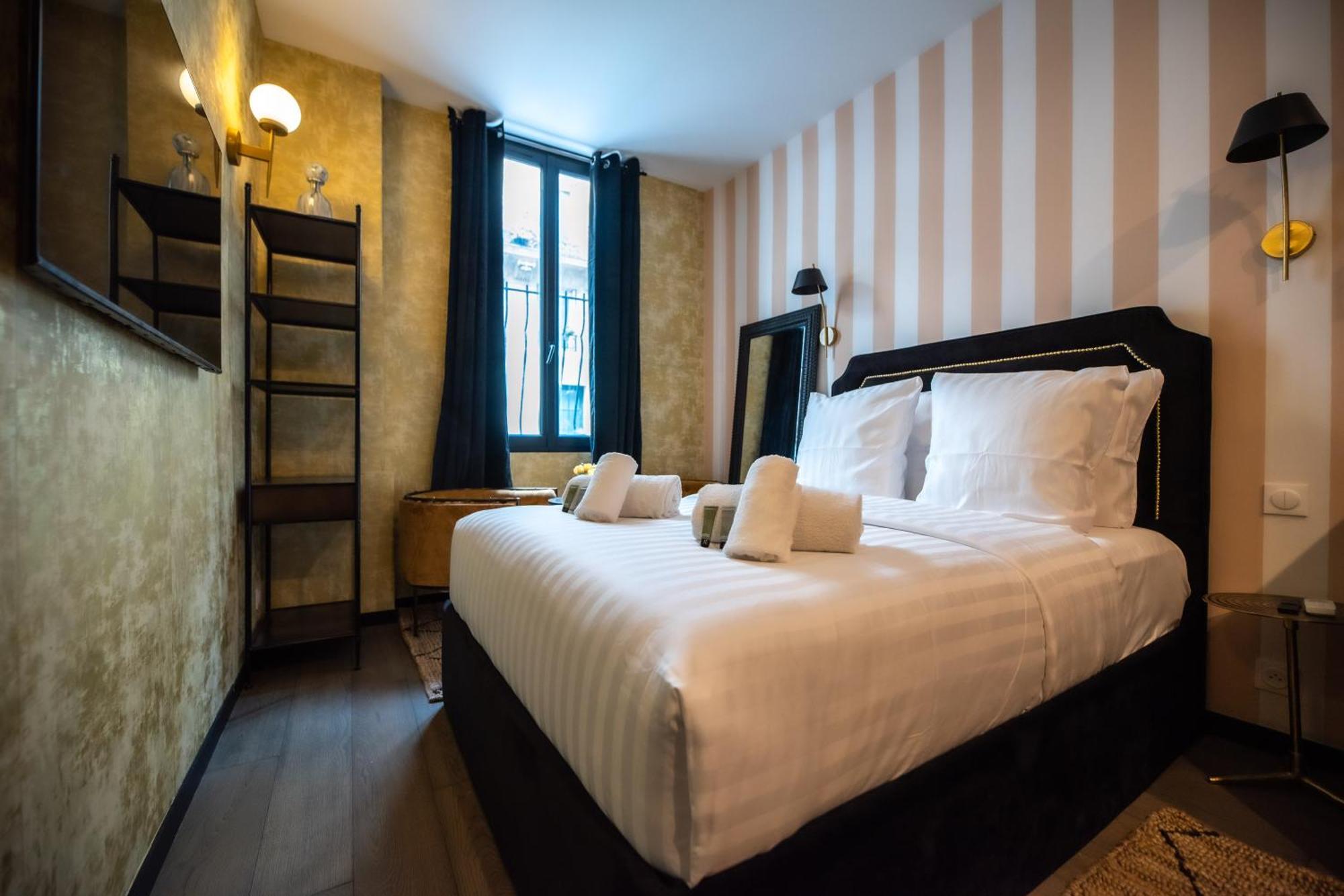 Monsieur Montmartre - Moulin Rouge Residence Париж Екстериор снимка
