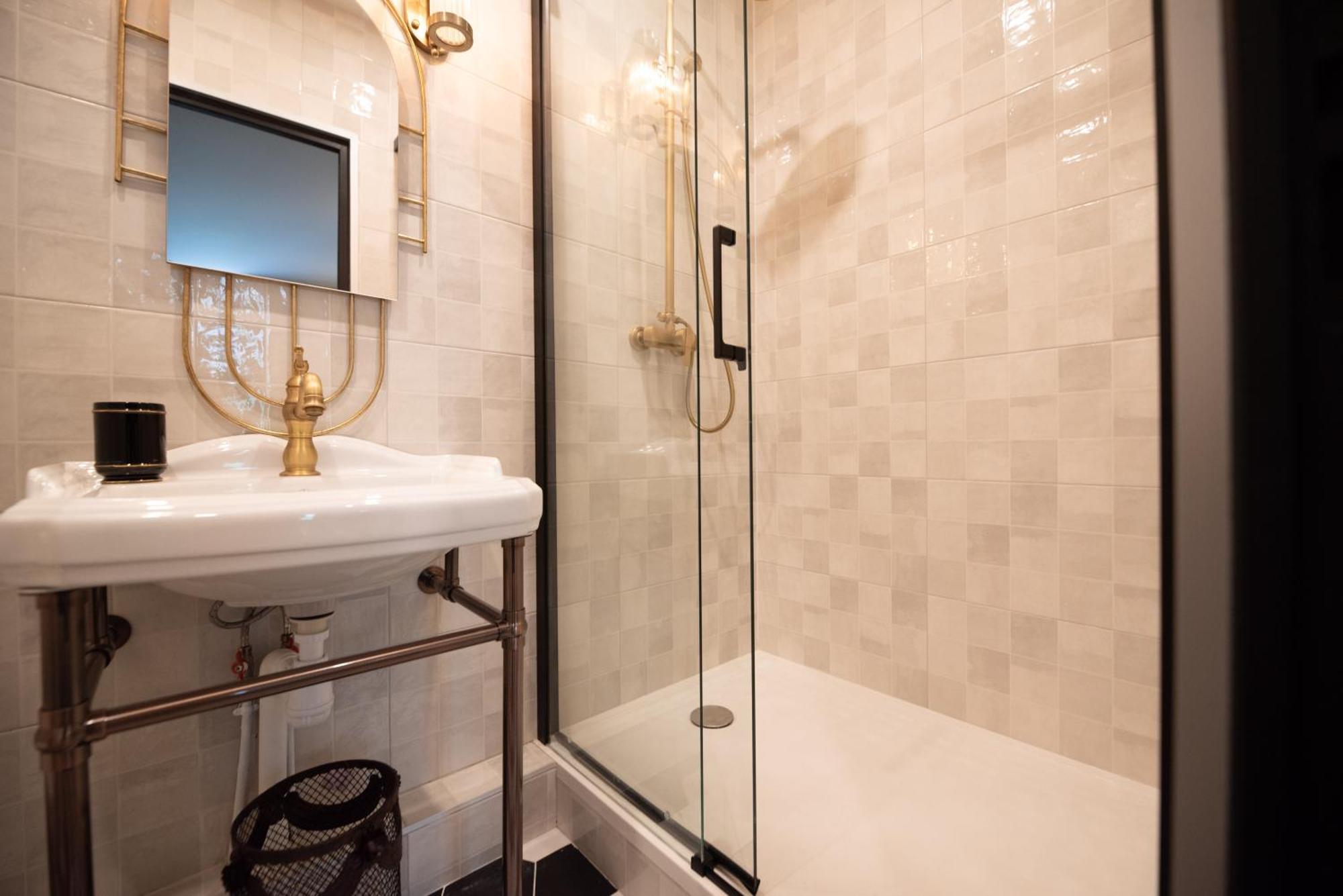 Monsieur Montmartre - Moulin Rouge Residence Париж Екстериор снимка